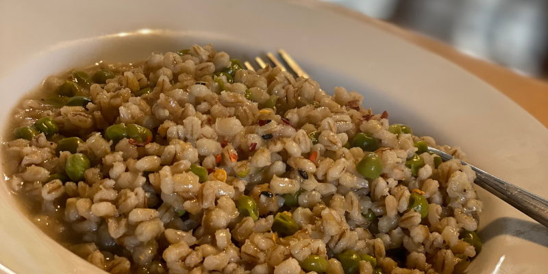 This Smoked Chilli Farro Risotto is a delicious winter warmer packed full of protein and nutrients and is perfect for a crowd.
